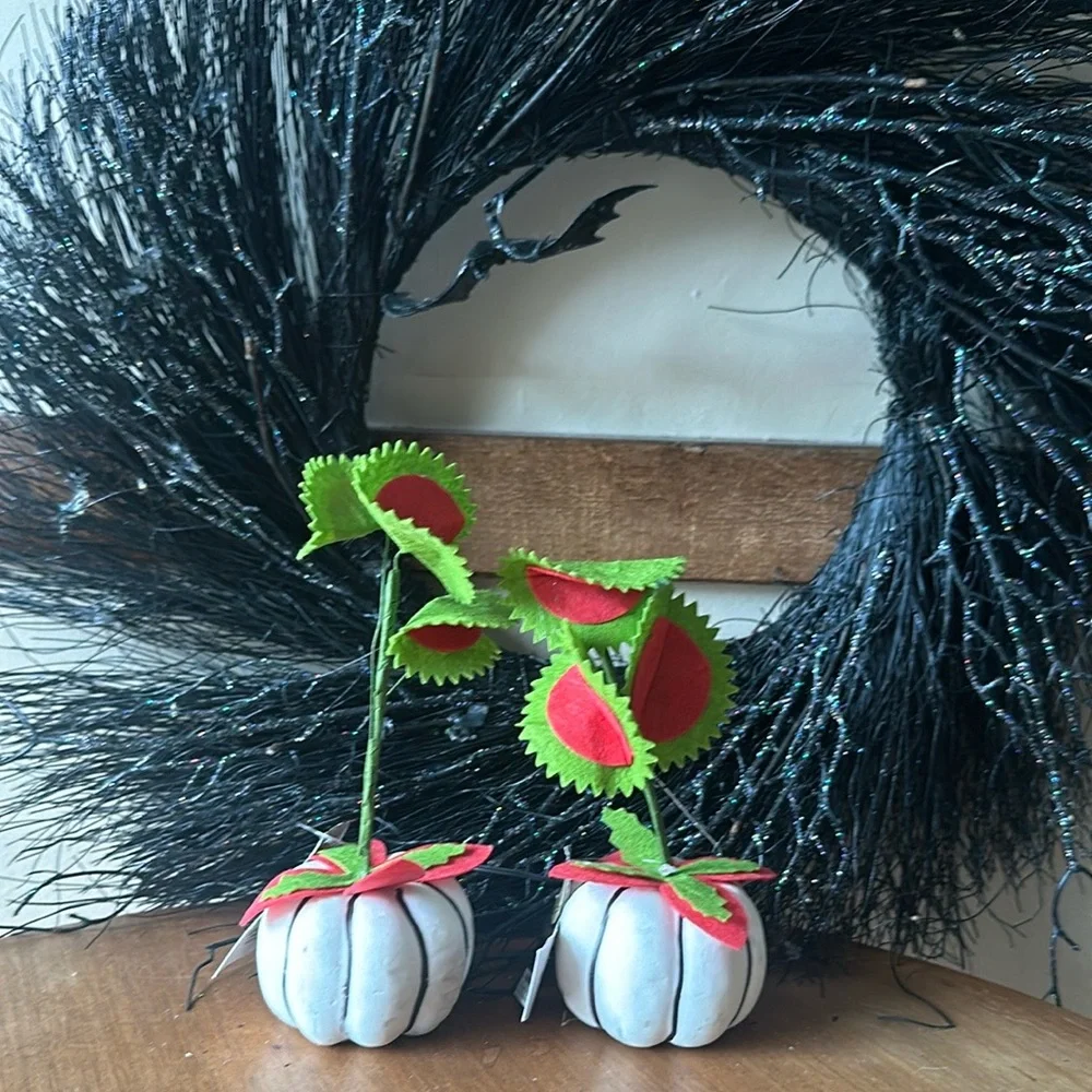 New target Halloween spooky plant (2)